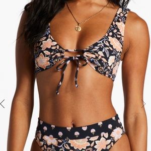 NWT Billabong Hide Away Hippie Maui Reversible Ruched Bikini Top